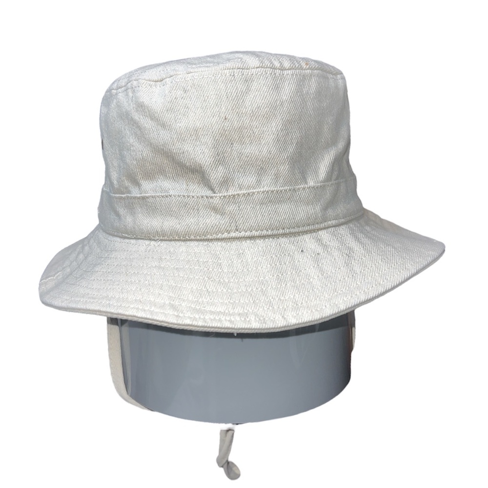 🟣 NWT Bucket Hat W-String🦎🌵